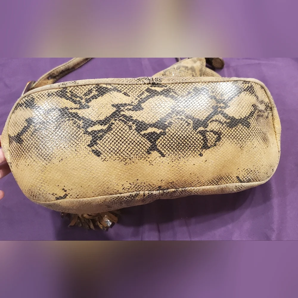 **FREE with Any Purchase!**Snakeskin print handbag - Picture 4 of 11